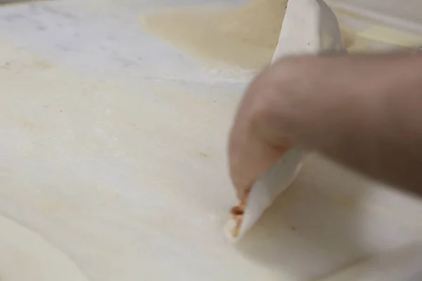 Het Maken Van Een Turkse Pizza Lahmacun Fast Food Populaire — Stockfoto