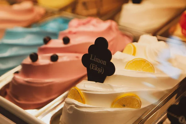 Вкусное Фруктовое Мороженое Холодильнике — стоковое фото