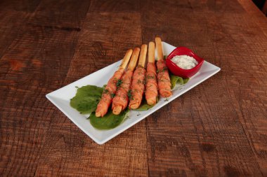 Yerel şeflerin pişirdiği ilginç yemekler.