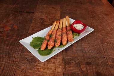 Yerel şeflerin pişirdiği ilginç yemekler.