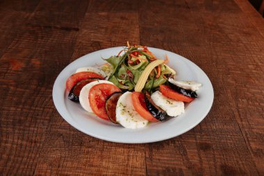 Yerel şeflerin pişirdiği ilginç yemekler.