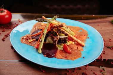 Yerel şeflerin pişirdiği ilginç yemekler.