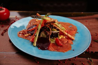 Yerel şeflerin pişirdiği ilginç yemekler.