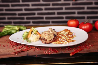 Masada nefis et yemeği. 