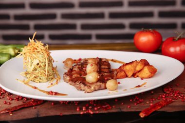 Masada nefis et yemeği. 