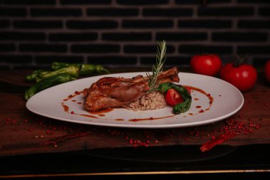 Yerel şeflerin pişirdiği ilginç yemekler.