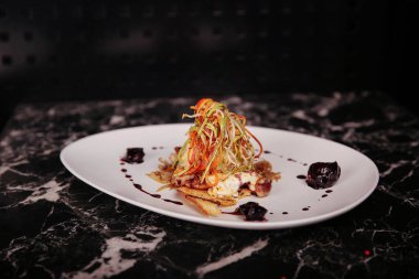 Yerel şeflerin pişirdiği ilginç yemekler.