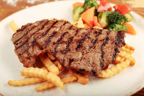 Deliciosa Refeição Carne Mesa — Fotografia de Stock