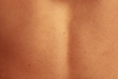 Seksi kadının çıplak sırtını kapat..