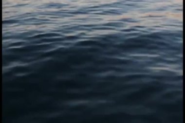 Güzel deniz manzarası, dalgalı deniz