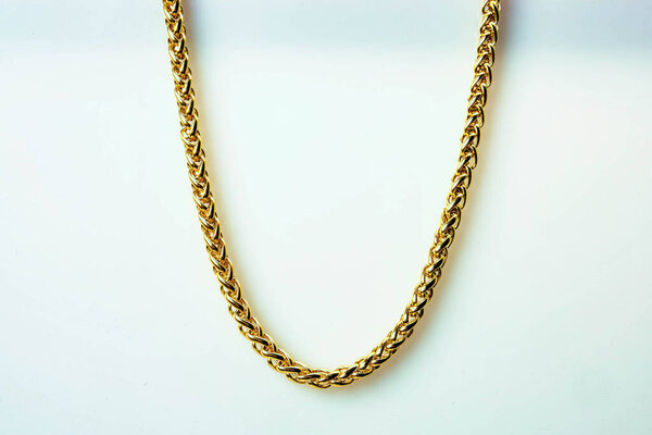 Дорогие ювелирные изделия из золота и бриллиантов