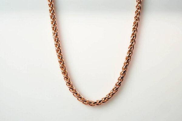 Дорогие ювелирные изделия из золота и бриллиантов