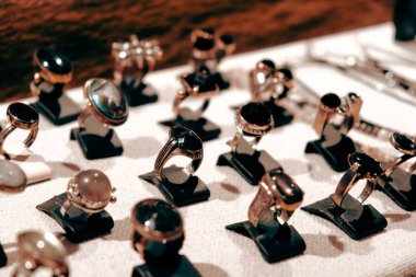 Lüks Altın ve Elmas Mücevher