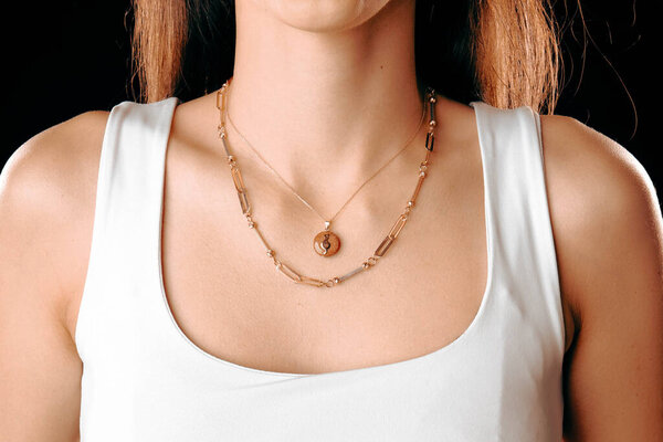 Дорогие ювелирные изделия из золота и бриллиантов