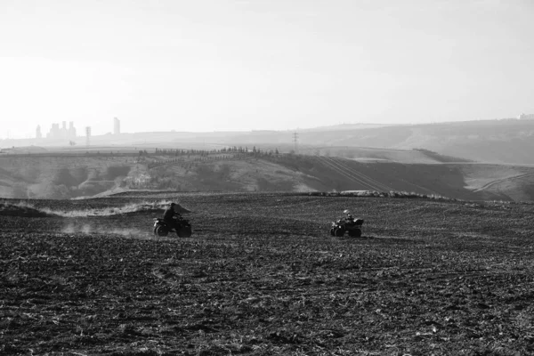 Helmet Sitting Atv Quad Bike Mountains — Stock Fotó