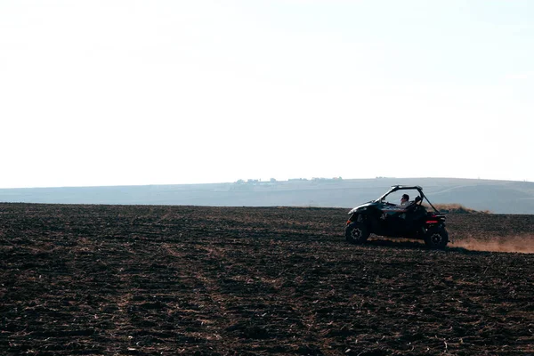 Helmet Sitting Atv Quad Bike Mountains — 스톡 사진