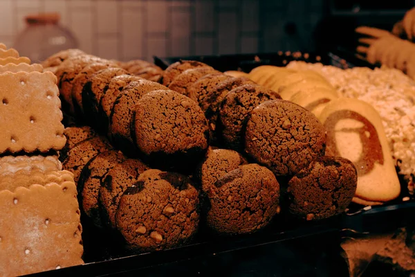 Groep Van Diverse Koekjes Chocolade Havermout Rozijnen Witte Chocolade — Stockfoto