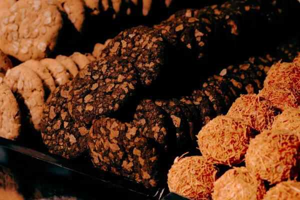 Gruppe Von Verschiedenen Cookies Schokochips Haferflocken Rosinen Weiße Schokolade — Stockfoto