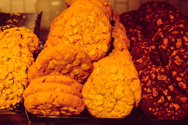 Gruppe Von Verschiedenen Cookies Schokochips Haferflocken Rosinen Weiße Schokolade — Stockfoto