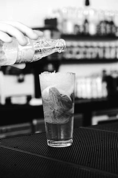 Bebida Cóctel Alcohol Mesa Restaurante — Foto de Stock
