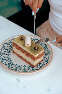 Masada lezzetli bir pasta var.