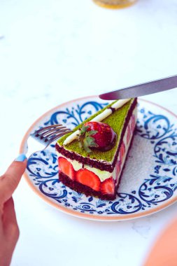 Masada lezzetli bir pasta var.