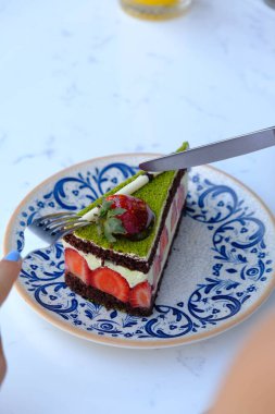 Masada lezzetli bir pasta var.