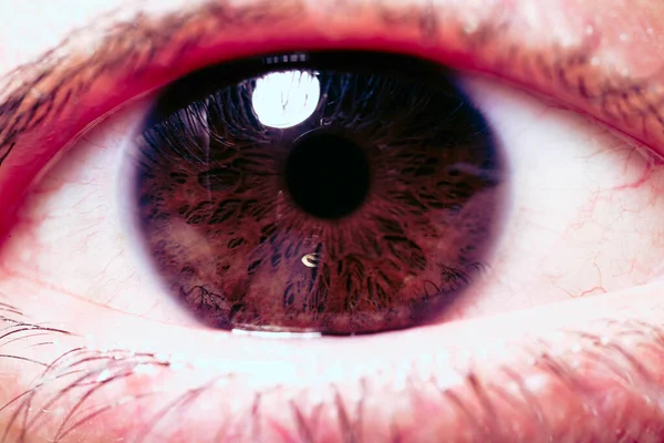 人間の深い目の美しいマクロクローズアップショット — ストック写真