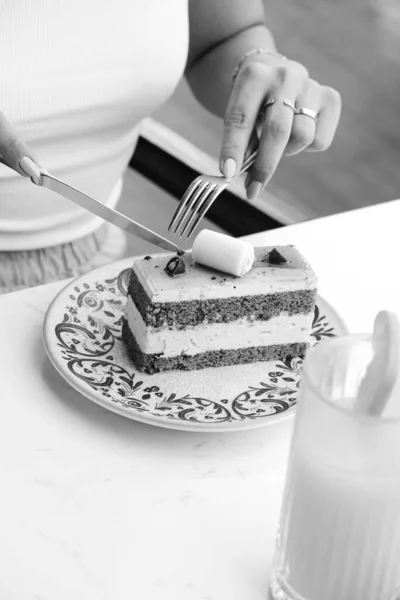 Masada Lezzetli Bir Pasta Var — Stok fotoğraf