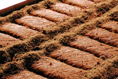 Geleneksel hindistancevizli tatlı baklavası. Ev yapımı fındıklı ve ballı baklava..