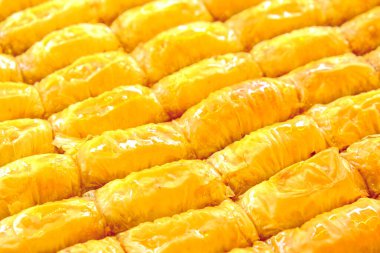 Geleneksel hindistancevizli tatlı baklavası. Ev yapımı fındıklı ve ballı baklava..