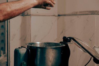 Geleneksel hindistancevizli tatlı baklavası. Ev yapımı fındıklı ve ballı baklava..