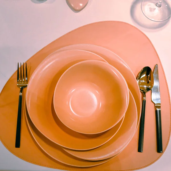 Utensils Plates Standing Shelf Store — Stock Photo, Image