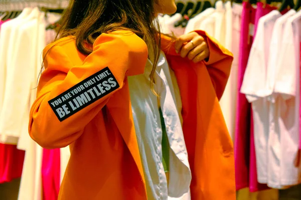 Woman Looking Clothes Shopping Mall — Stock Photo, Image