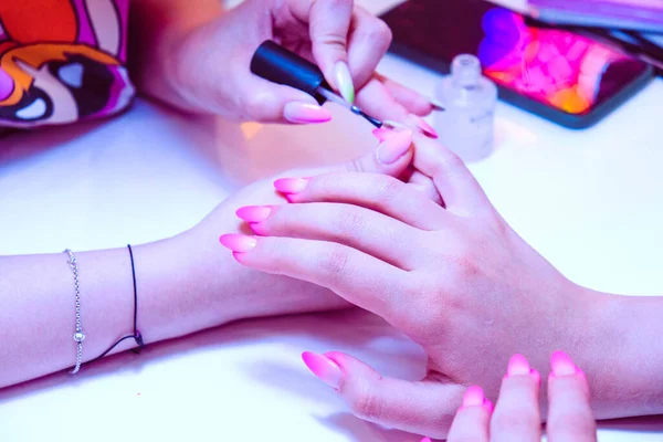 Vrouw Het Maken Van Nagelart Nailart Studio — Stockfoto