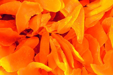 Mağazadaki lezzetli kurutulmuş meyveler.