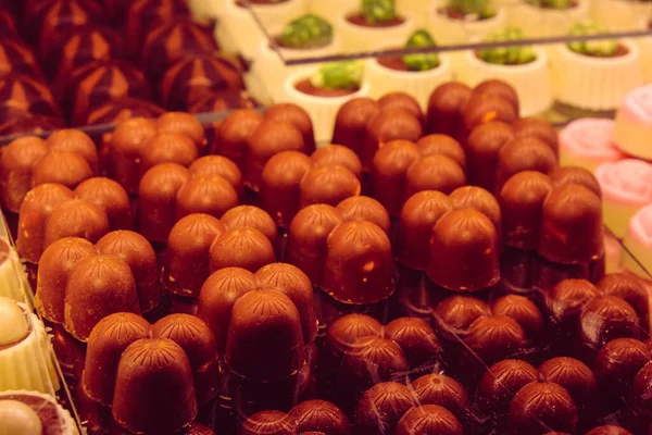 多くのさまざまなチョコレート プラリネ — ストック写真