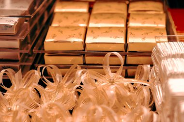 bir sürü değişik çikolatalı pralin