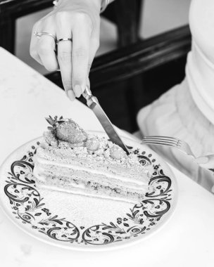 Masada lezzetli bir pasta var.