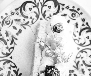 Masada lezzetli bir pasta var.