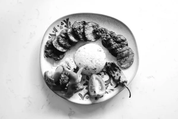 Almôndegas Deliciosas Com Batatas Fritas — Fotografia de Stock