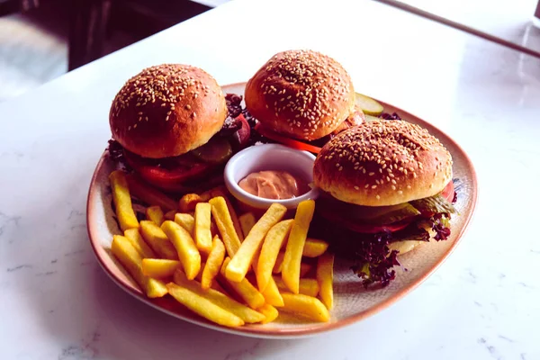 Zelfgemaakte Hamburger Met Verse Groenten — Stockfoto