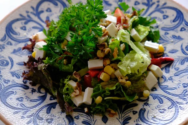 Frisch Köstliche Salatschüssel — Stockfoto