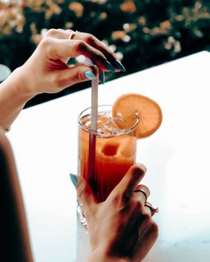 Lezzetli soğuk kahve, sütlü kahve 