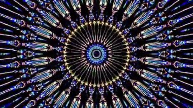 Parlayan güzel soyut bir kaleydoskop, ince hareketleri düzenleyen parlak bir ışık.