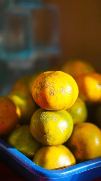 Stacked Sweet Ripe Yellow Oranges — Stock fotografie