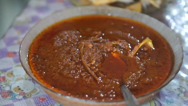 Tradiční Indonéská Smažená Chilli Omáčka Červená Pro Bufet — Stock video