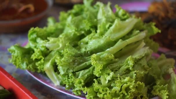 Salada Fresca Uma Tigela Verde Para Comida Extra — Vídeo de Stock