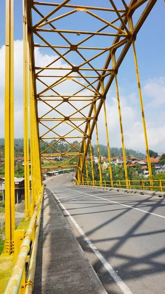 the big yellow kamojang bridge, this bridge is the link between Garut, Bandung, with beautiful natural scenery