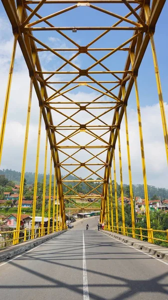 Big Yellow Kamojang Bridge Bridge Link Garut Bandung Beautiful Natural — Fotografia de Stock